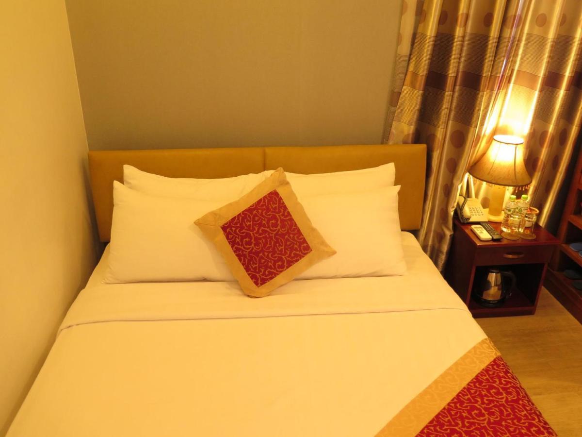 Sunflowers Hotel Airport Хошимин Экстерьер фото