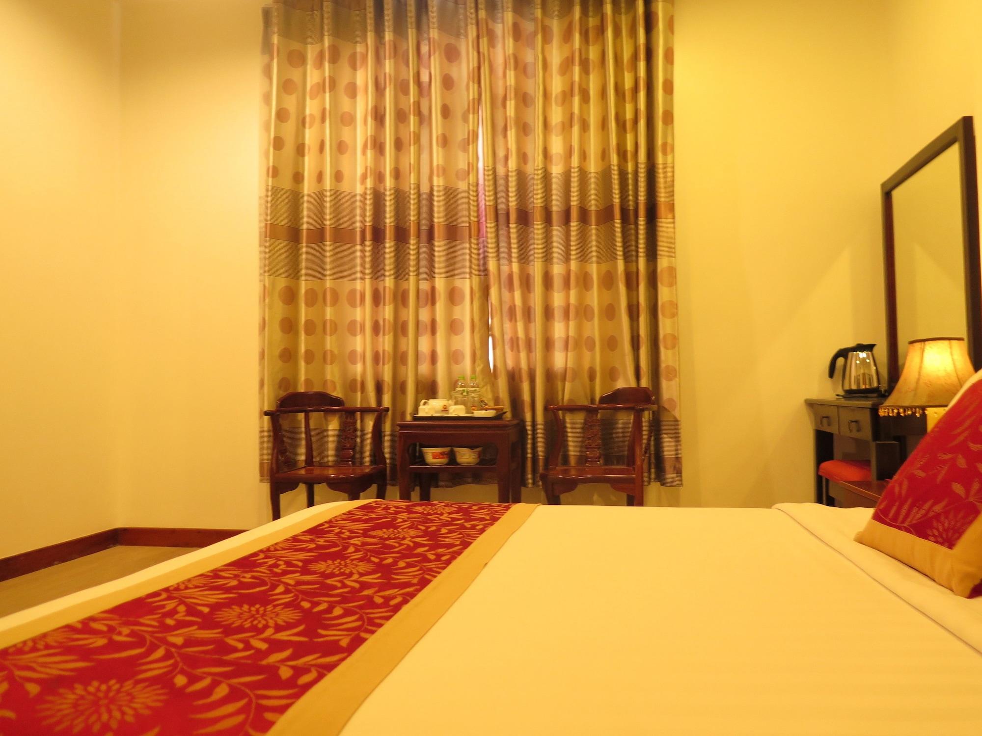 Sunflowers Hotel Airport Хошимин Экстерьер фото