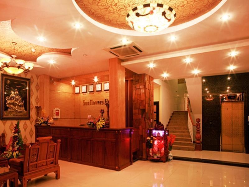 Sunflowers Hotel Airport Хошимин Экстерьер фото