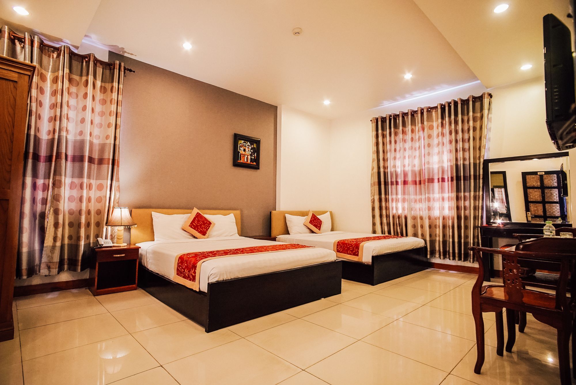 Sunflowers Hotel Airport Хошимин Экстерьер фото
