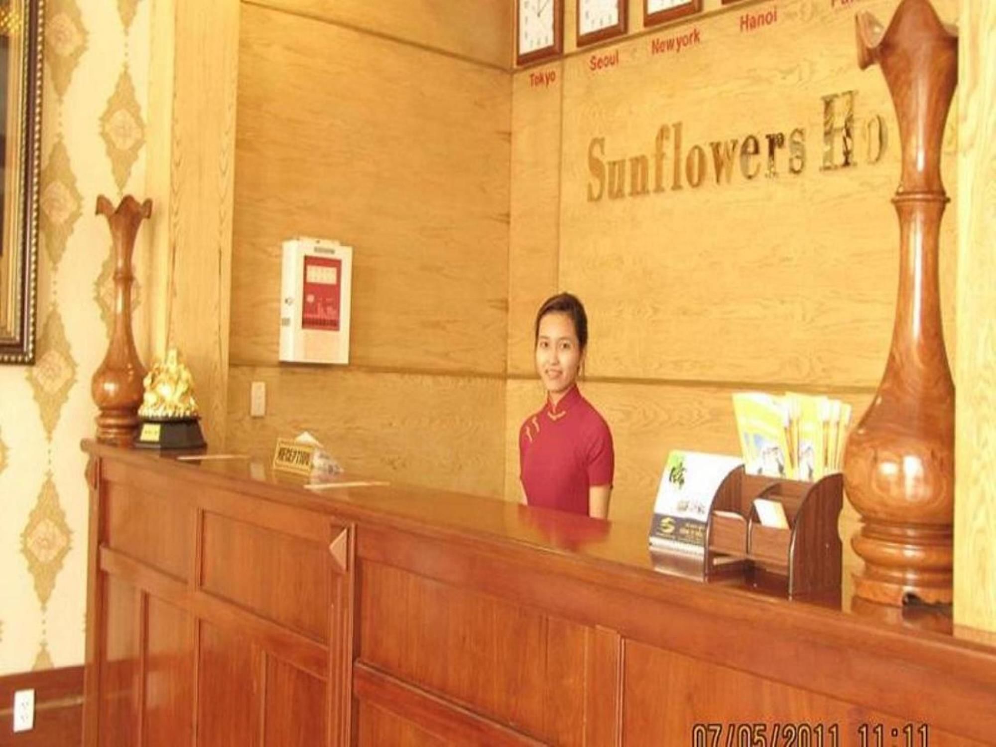 Sunflowers Hotel Airport Хошимин Экстерьер фото
