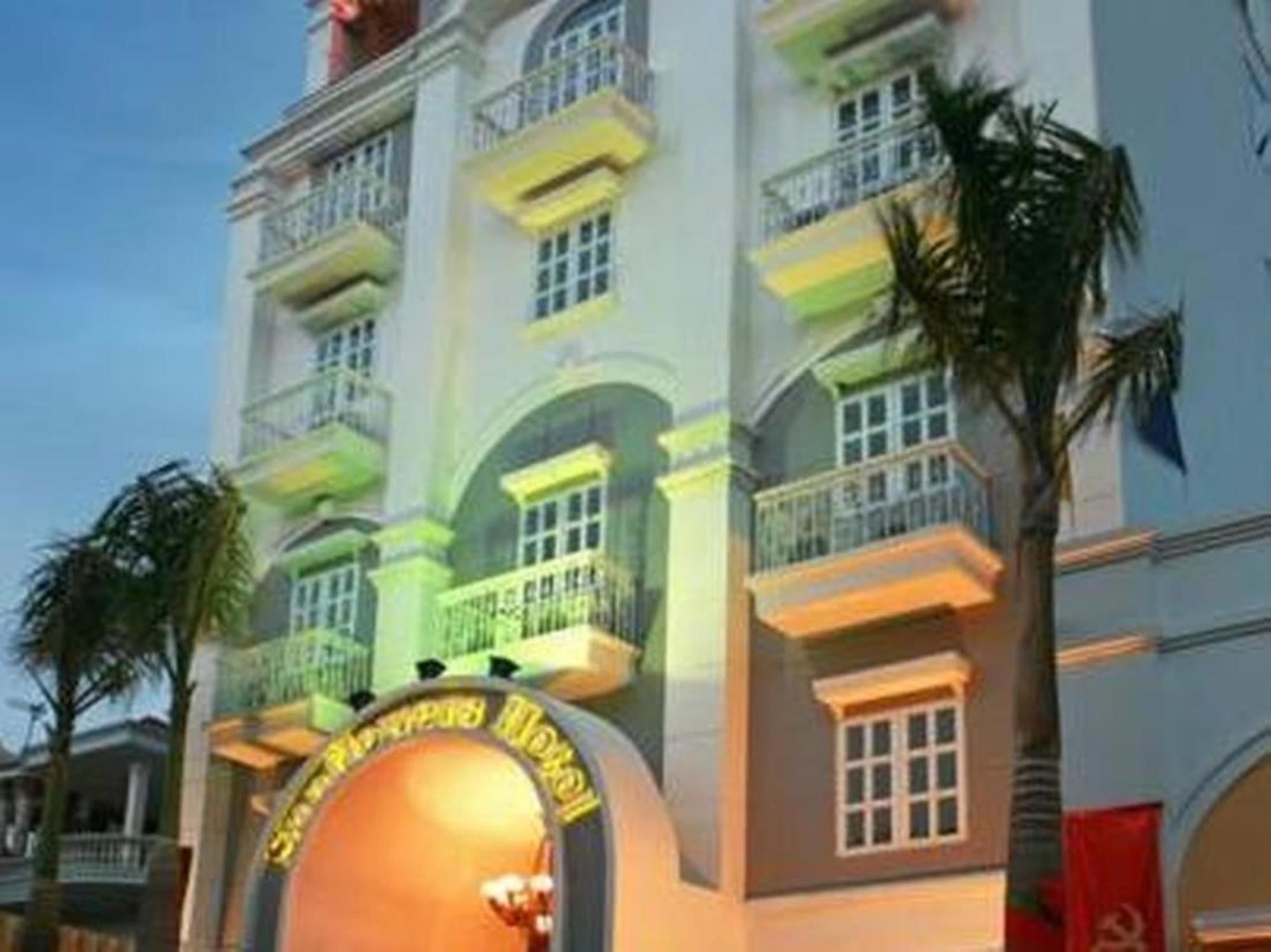 Sunflowers Hotel Airport Хошимин Экстерьер фото
