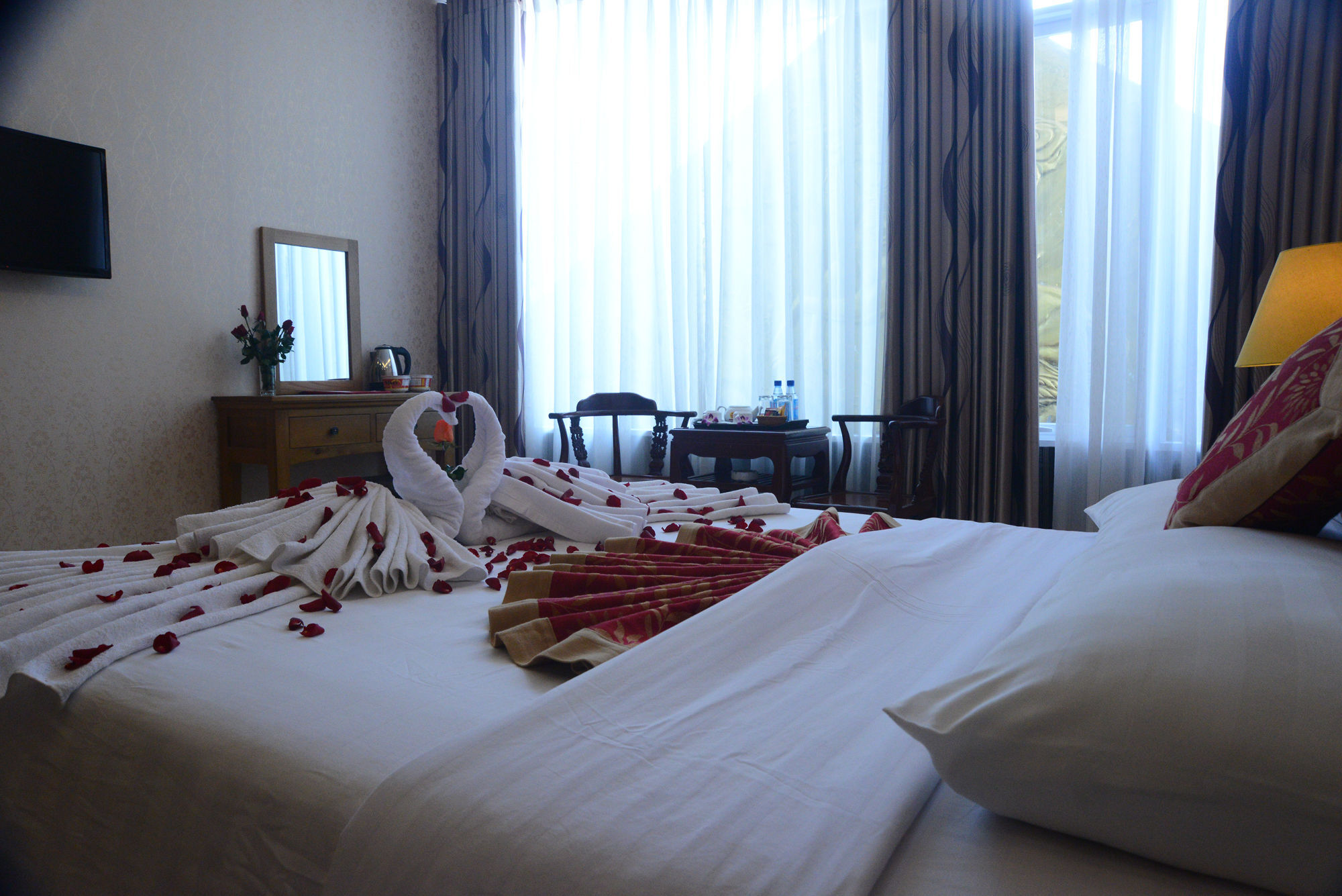 Sunflowers Hotel Airport Хошимин Экстерьер фото