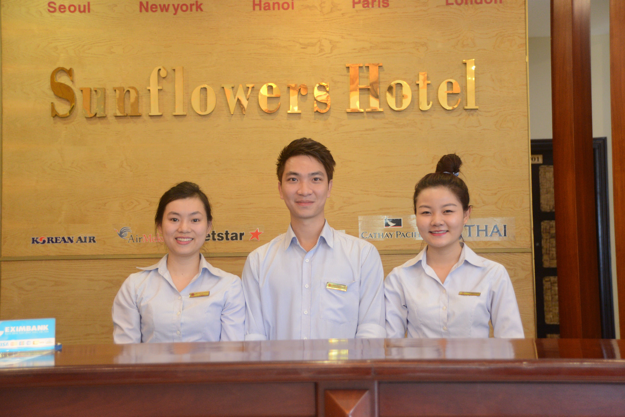 Sunflowers Hotel Airport Хошимин Экстерьер фото